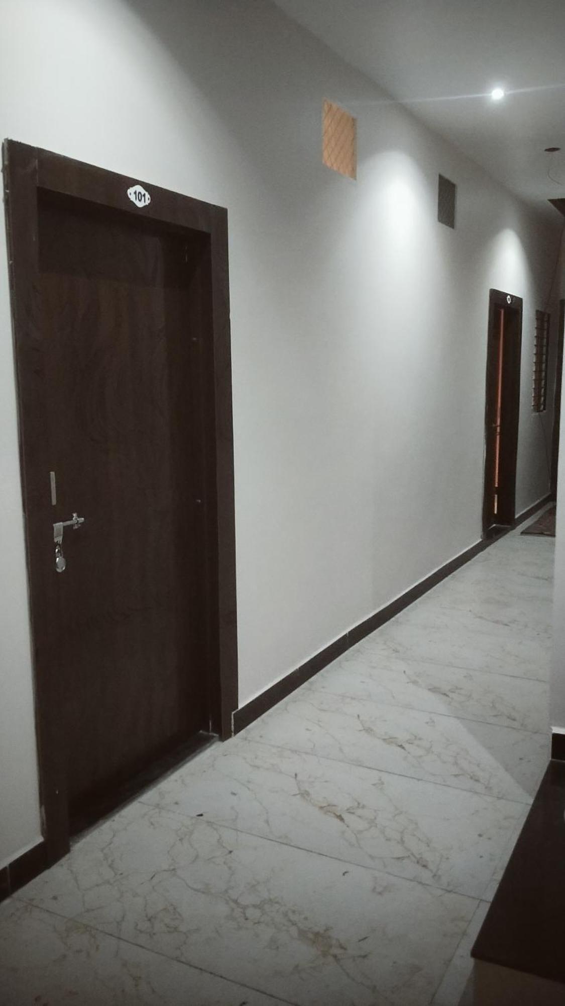 Shivlok Guest House 乌贾因 外观 照片